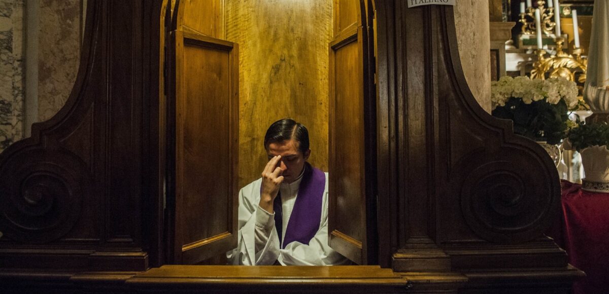 perchè confessarsi la confessione fatta ad un sacerdote