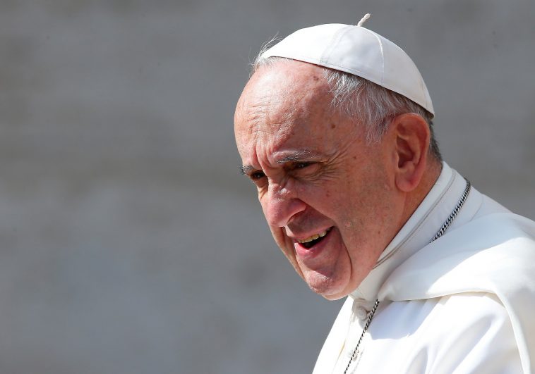 Papa Francesco, la preghiera crea un legame con Dio