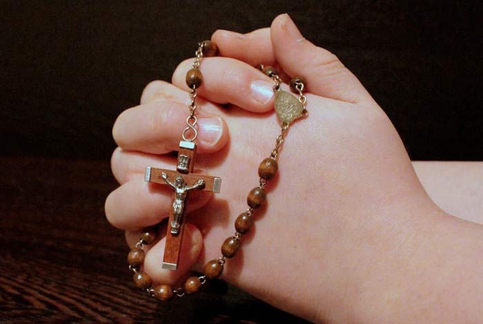 pregare con il rosario