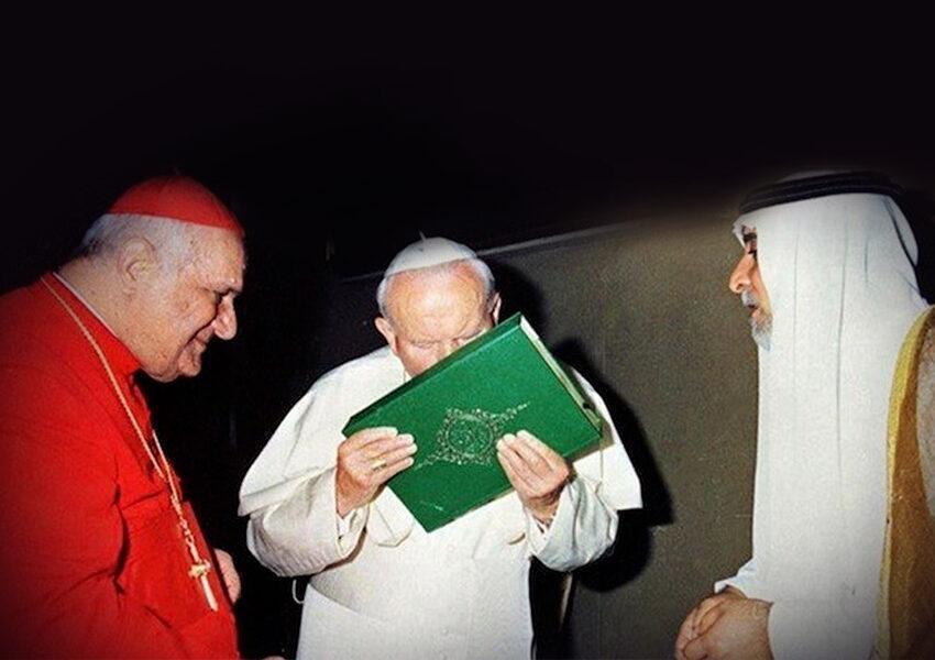 Perché San Giovanni Paolo II Baciò il Corano?
