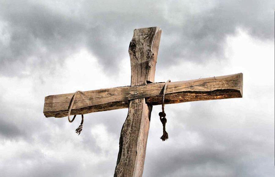 La croce è testimonianza dell'amore di Dio